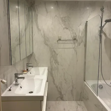 3 Bedroom Eiffel Tower Apartmán