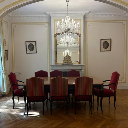 3 Bedroom Eiffel Tower Paris
