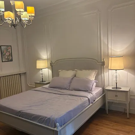 3 Bedroom Eiffel Tower Apartamento *