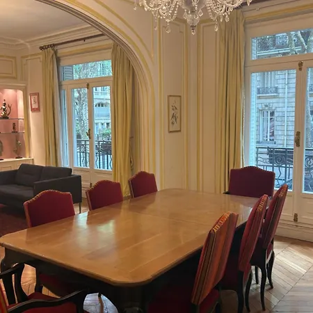 3 Bedroom Eiffel Tower *